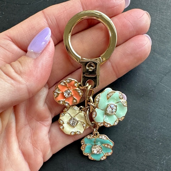 Kate Spade Enameled Multi Flower Crystal Rhinestone CenterBag Charm Fob Keychain - Picture 1 of 11